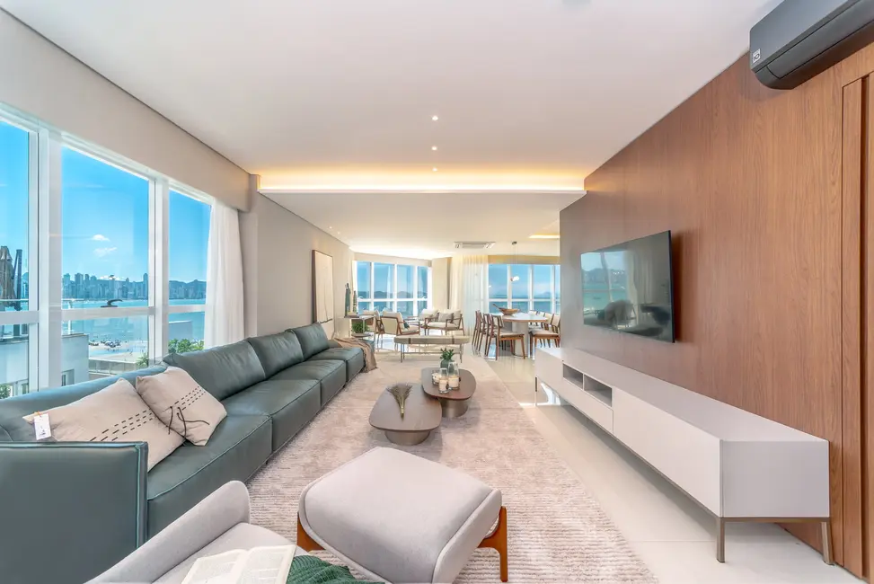 Apartamento com 4 quartos à venda, 237m2 em Centro, Balneario Camboriu - SC - imagem 1 Foto 1 de Apartamento com 4 quartos à venda, 237m2 em Centro, Balneario Camboriu - SC