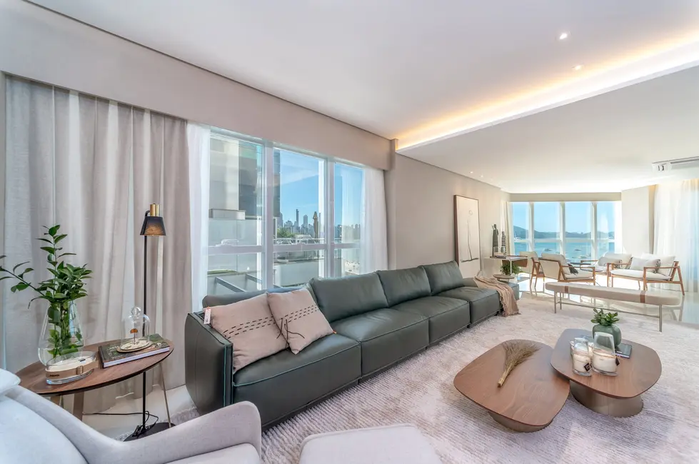 Apartamento com 4 quartos à venda, 237m2 em Centro, Balneario Camboriu - SC - imagem 4 Foto 4 de Apartamento com 4 quartos à venda, 237m2 em Centro, Balneario Camboriu - SC