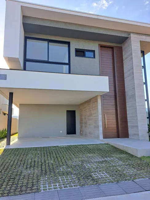 Foto 1 de Casa com 3 quartos à venda, 260m2 em Porto Belo - SC