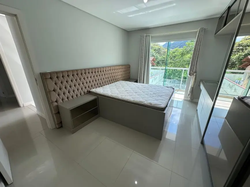 Foto 7 de Casa com 4 quartos à venda, 210m2 em Itapema - SC