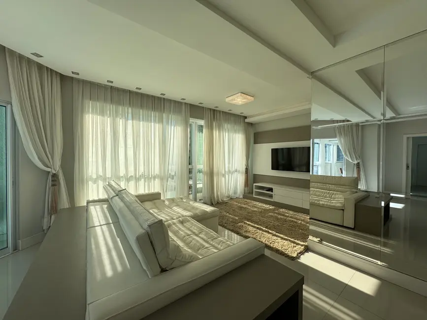 Foto 2 de Apartamento com 4 quartos à venda, 210m2 em Meia Praia, Itapema - SC