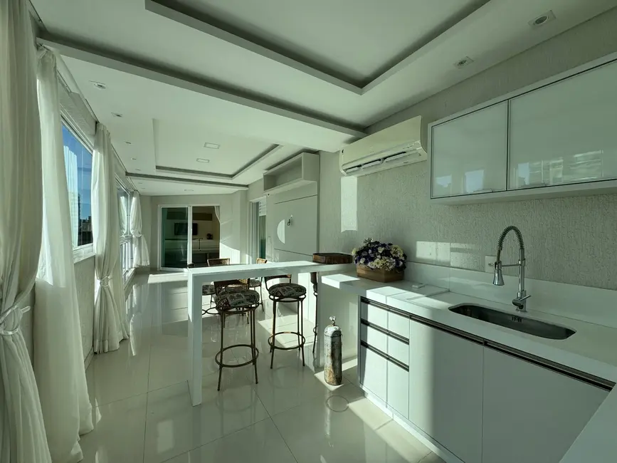 Foto 6 de Apartamento com 4 quartos à venda, 210m2 em Meia Praia, Itapema - SC