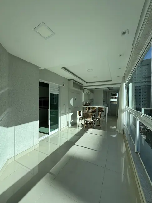 Foto 5 de Apartamento com 4 quartos à venda, 210m2 em Meia Praia, Itapema - SC