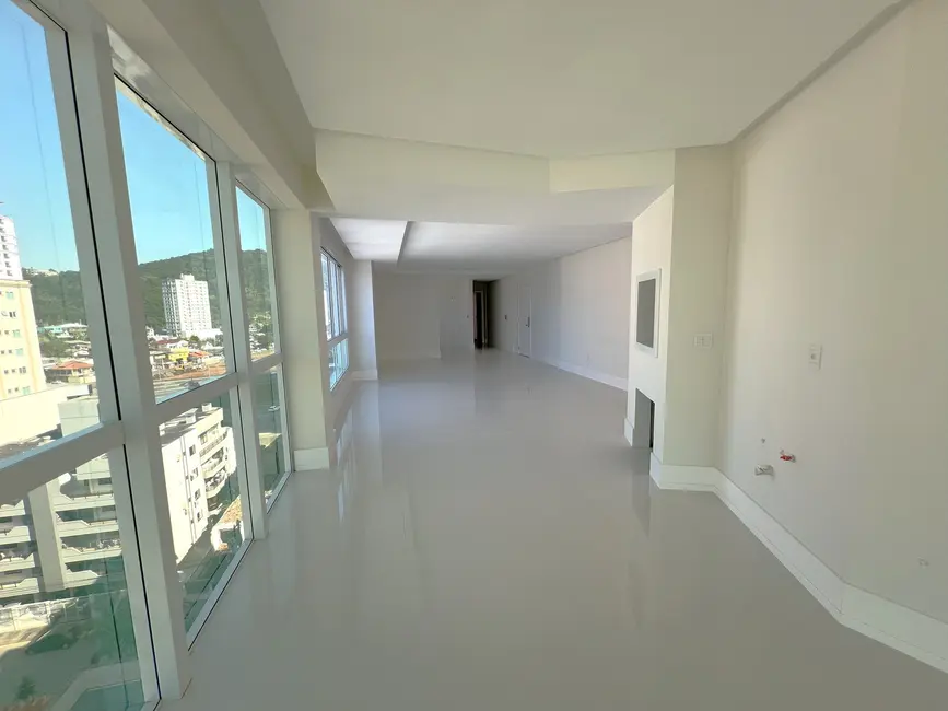 Foto 9 de Apartamento com 4 quartos à venda, 197m2 em Centro, Itapema - SC