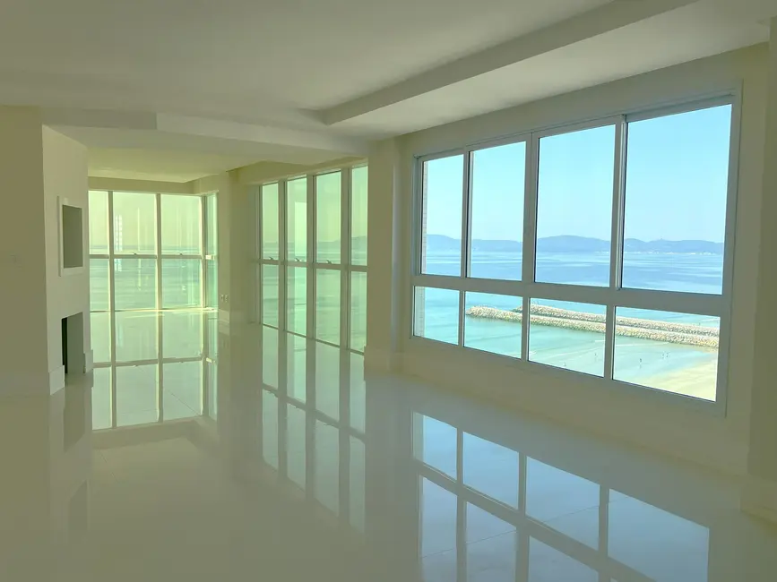Foto 2 de Apartamento com 4 quartos à venda, 197m2 em Centro, Itapema - SC