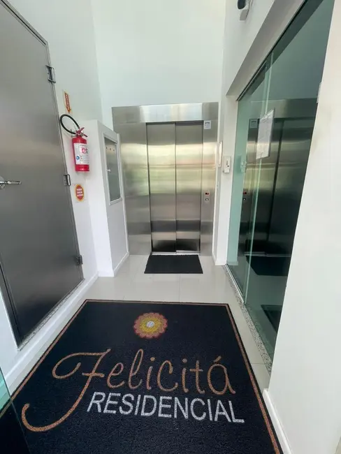 Apartamento com 2 quartos à venda, 80m2 em Meia Praia, Itapema - SC - imagem 4 Foto 4 de Apartamento com 2 quartos à venda, 80m2 em Meia Praia, Itapema - SC