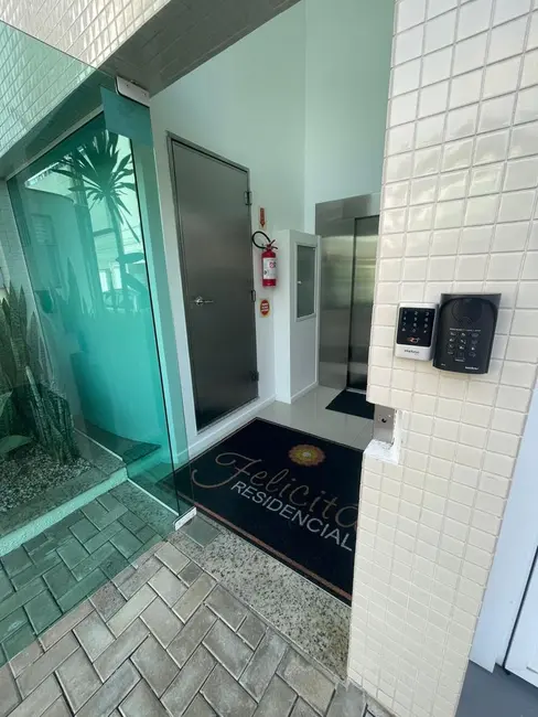 Apartamento com 2 quartos à venda, 80m2 em Meia Praia, Itapema - SC - imagem 3 Foto 3 de Apartamento com 2 quartos à venda, 80m2 em Meia Praia, Itapema - SC