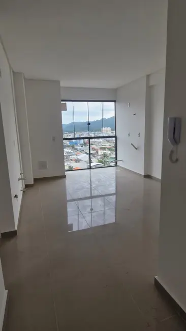 Foto 2 de Apartamento com 2 quartos à venda, 50m2 em Itapema - SC
