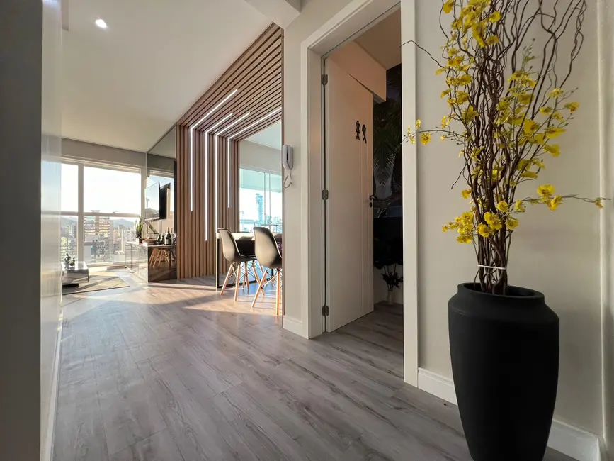 Foto 6 de Apartamento com 3 quartos à venda, 112m2 em Meia Praia, Itapema - SC