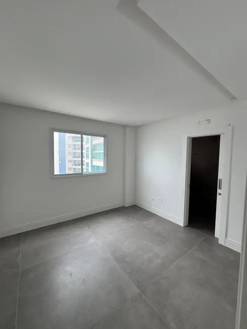 Foto 9 de Apartamento com 3 quartos à venda, 127m2 em Centro, Itapema - SC