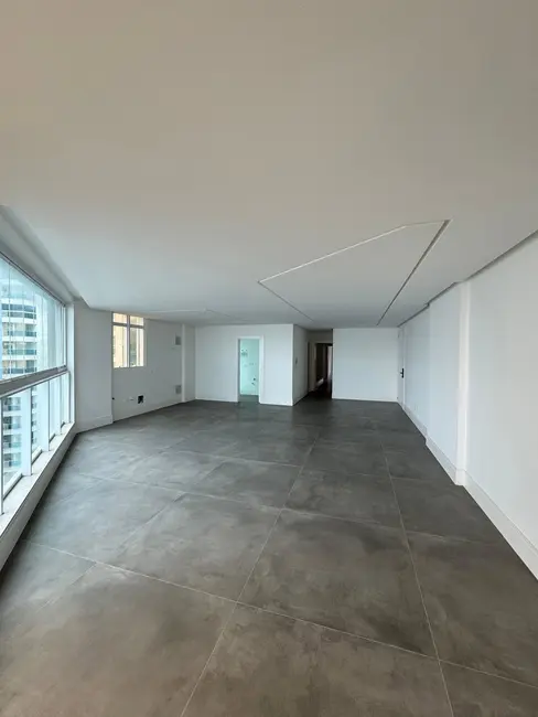 Foto 4 de Apartamento com 3 quartos à venda, 127m2 em Centro, Itapema - SC