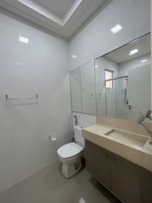 Apartamento com 3 quartos à venda, 131m2 em Meia Praia, Itapema - SC - imagem 6 Foto 6 de Apartamento com 3 quartos à venda, 131m2 em Meia Praia, Itapema - SC