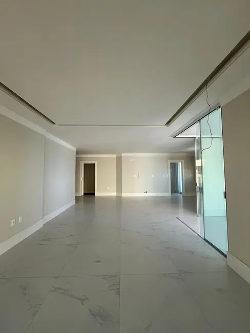 Foto 2 de Apartamento com 4 quartos à venda, 190m2 em Centro, Itapema - SC