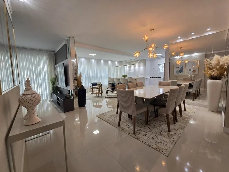 Foto 7 de Apartamento com 3 quartos à venda, 137m2 em Meia Praia, Itapema - SC