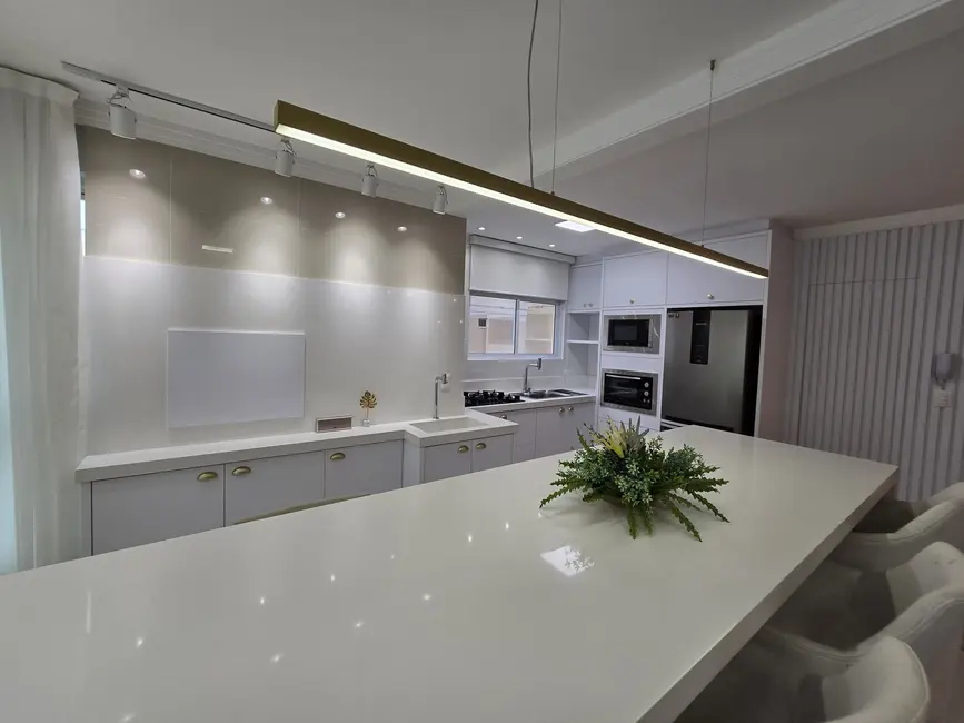 Foto 2 de Apartamento com 3 quartos à venda, 137m2 em Meia Praia, Itapema - SC