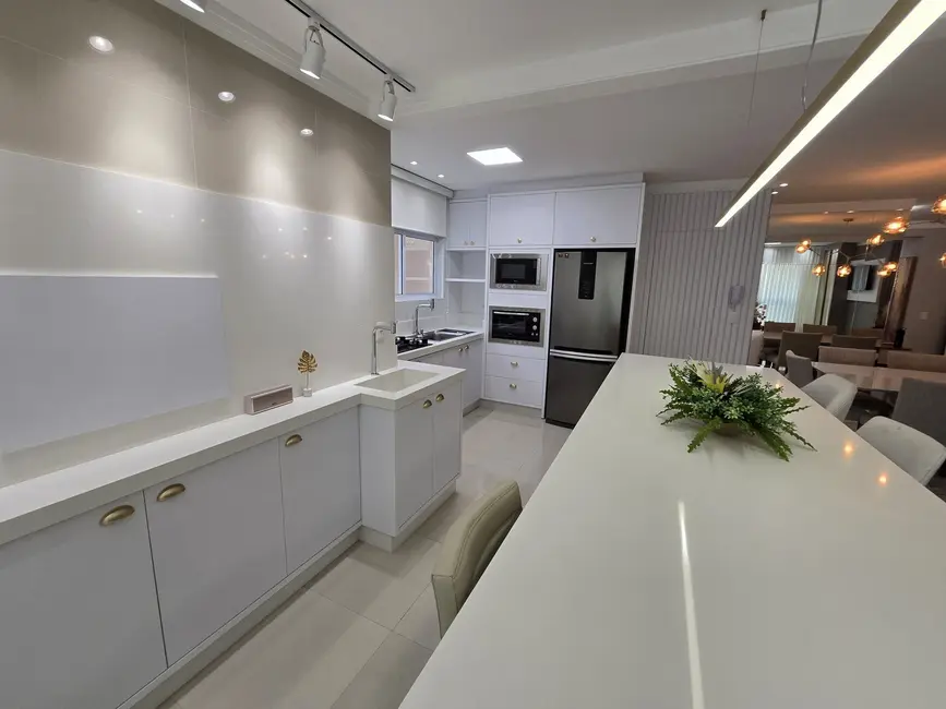Foto 5 de Apartamento com 3 quartos à venda, 137m2 em Meia Praia, Itapema - SC
