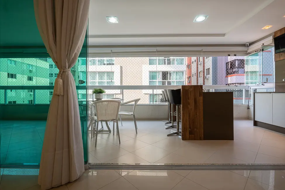 Foto 5 de Apartamento com 4 quartos à venda, 195m2 em Meia Praia, Itapema - SC