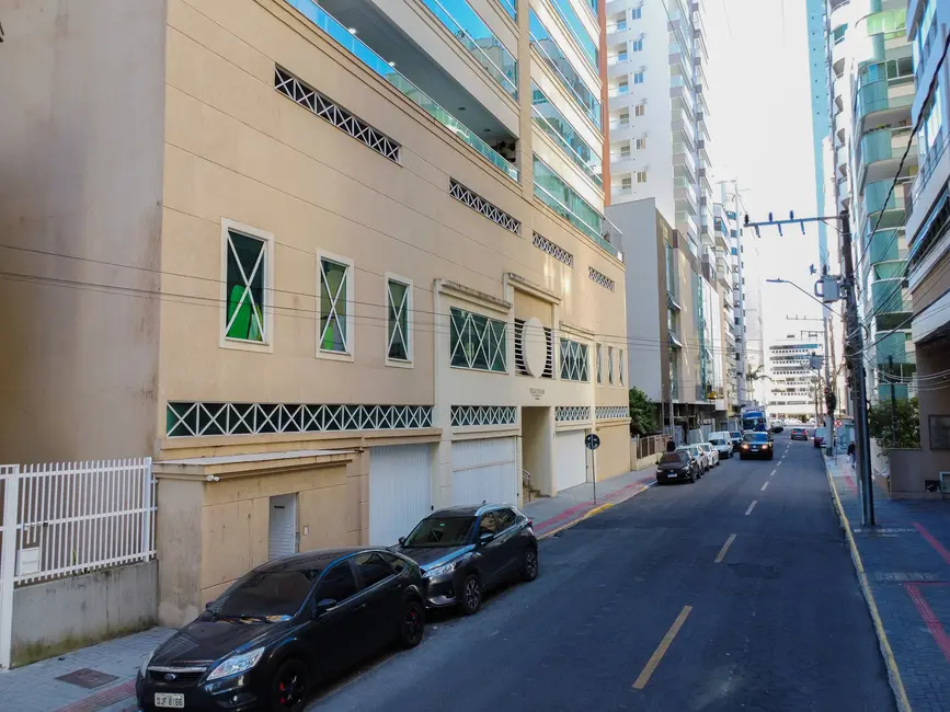 Foto 3 de Apartamento com 4 quartos à venda, 195m2 em Meia Praia, Itapema - SC