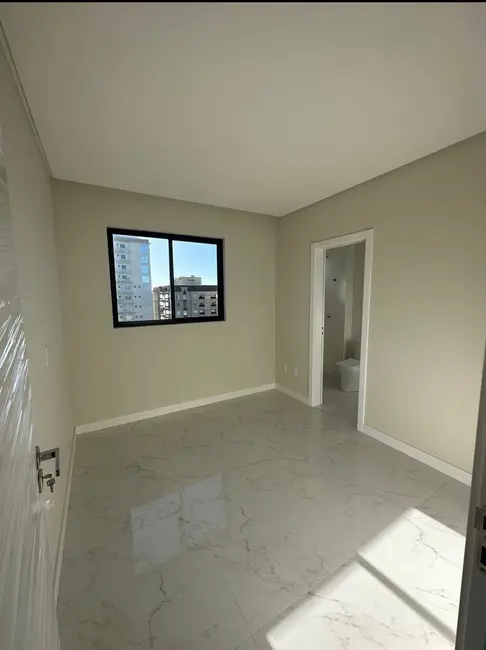 Foto 4 de Apartamento com 3 quartos à venda, 100m2 em Meia Praia, Itapema - SC