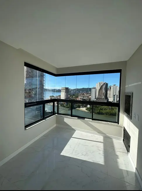Foto 7 de Apartamento com 3 quartos à venda, 100m2 em Meia Praia, Itapema - SC