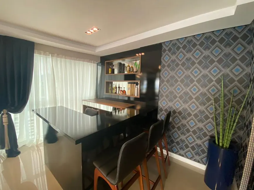 Foto 3 de Apartamento com 4 quartos à venda, 208m2 em Meia Praia, Itapema - SC