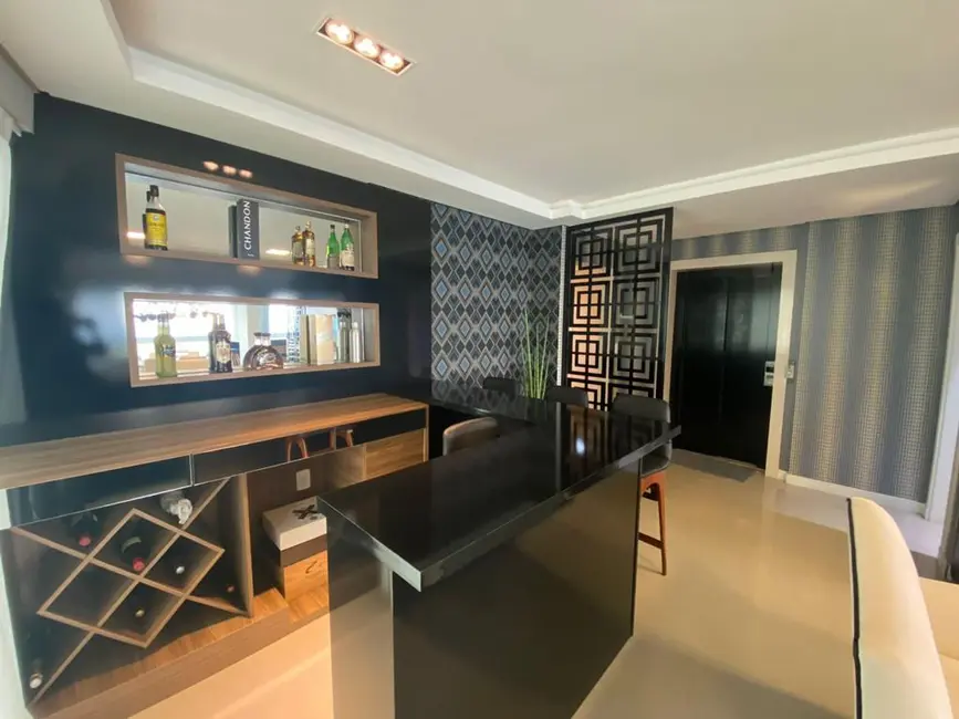 Foto 4 de Apartamento com 4 quartos à venda, 208m2 em Meia Praia, Itapema - SC