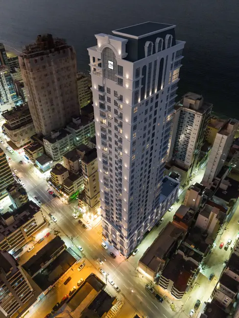 Apartamento com 4 quartos à venda, 215m2 em Meia Praia, Itapema - SC - imagem 1 Foto 1 de Apartamento com 4 quartos à venda, 215m2 em Meia Praia, Itapema - SC