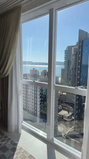 Foto 2 de Apartamento com 4 quartos à venda, 195m2 em Meia Praia, Itapema - SC