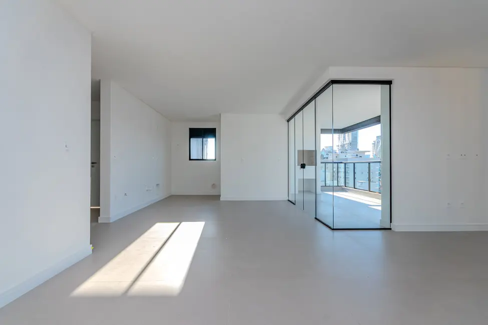 Apartamento com 3 quartos à venda, 130m2 em Meia Praia, Itapema - SC - imagem 5 Foto 5 de Apartamento com 3 quartos à venda, 130m2 em Meia Praia, Itapema - SC
