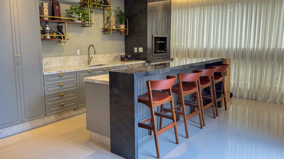 Foto 3 de Apartamento com 4 quartos à venda, 251m2 em Meia Praia, Itapema - SC