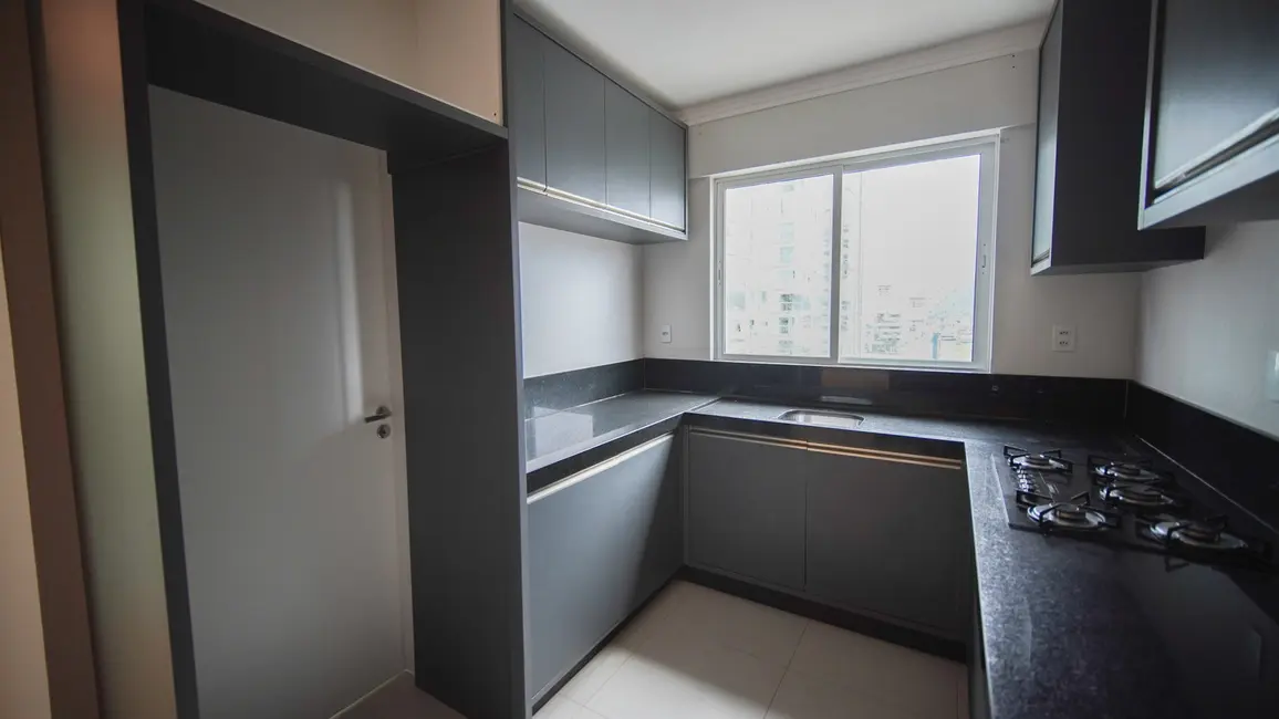 Foto 3 de Apartamento com 4 quartos à venda, 175m2 em Meia Praia, Itapema - SC