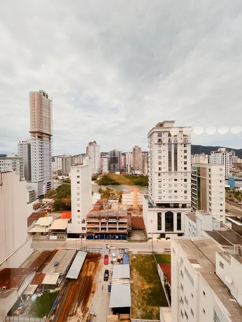 Foto 1 de Apartamento com 4 quartos à venda, 150m2 em Meia Praia, Itapema - SC