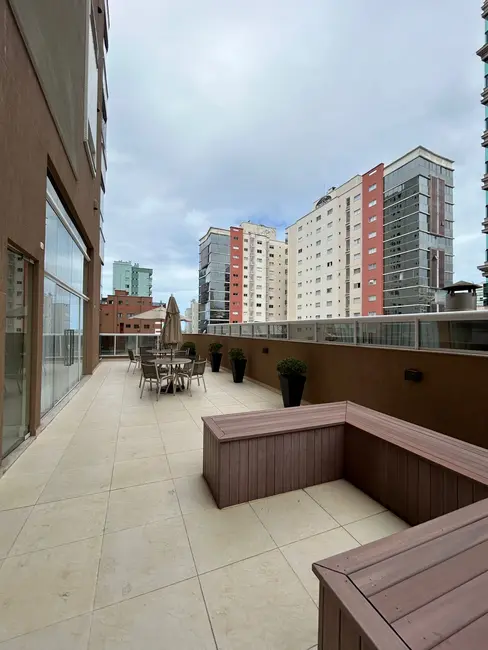 Foto 8 de Apartamento com 3 quartos à venda, 185m2 em Meia Praia, Itapema - SC