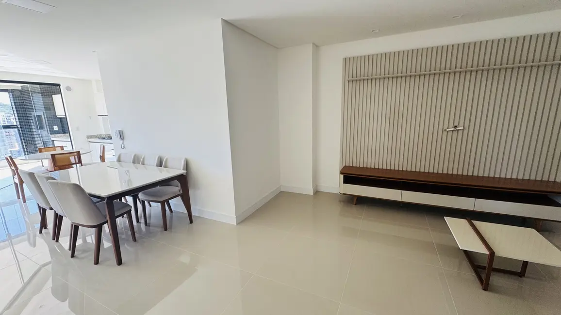 Apartamento com 3 quartos à venda, 139m2 em Meia Praia, Itapema - SC - imagem 5 Foto 5 de Apartamento com 3 quartos à venda, 139m2 em Meia Praia, Itapema - SC