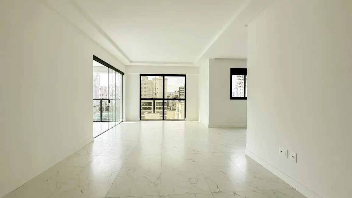 Foto 4 de Apartamento com 3 quartos à venda, 130m2 em Meia Praia, Itapema - SC