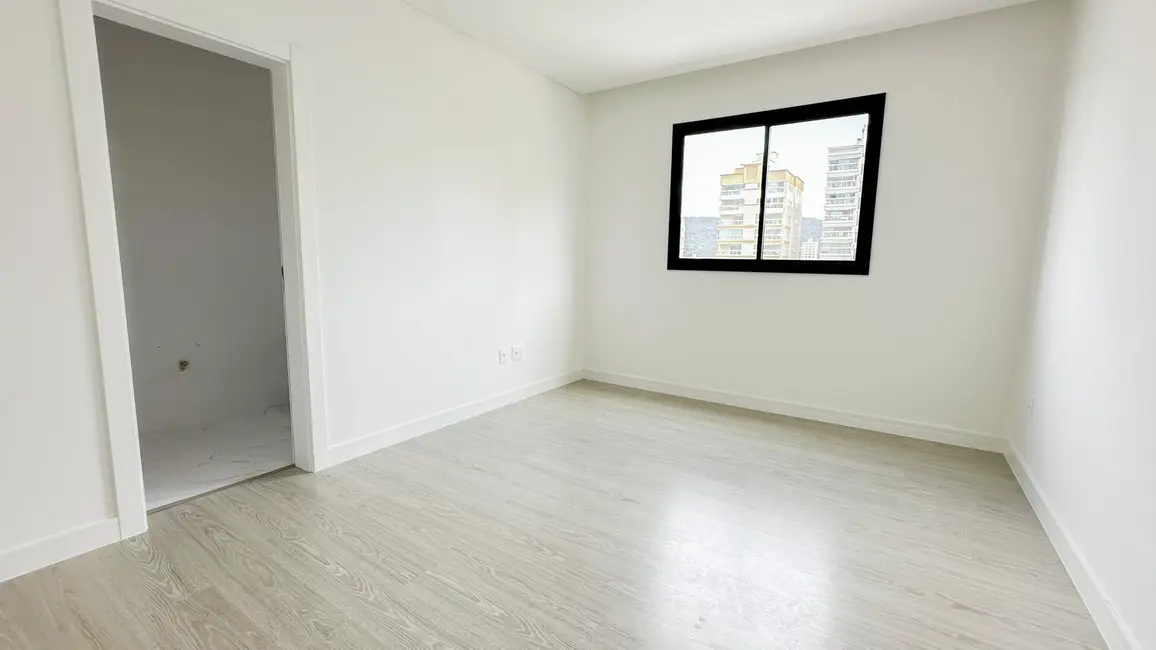 Foto 8 de Apartamento com 3 quartos à venda, 130m2 em Meia Praia, Itapema - SC