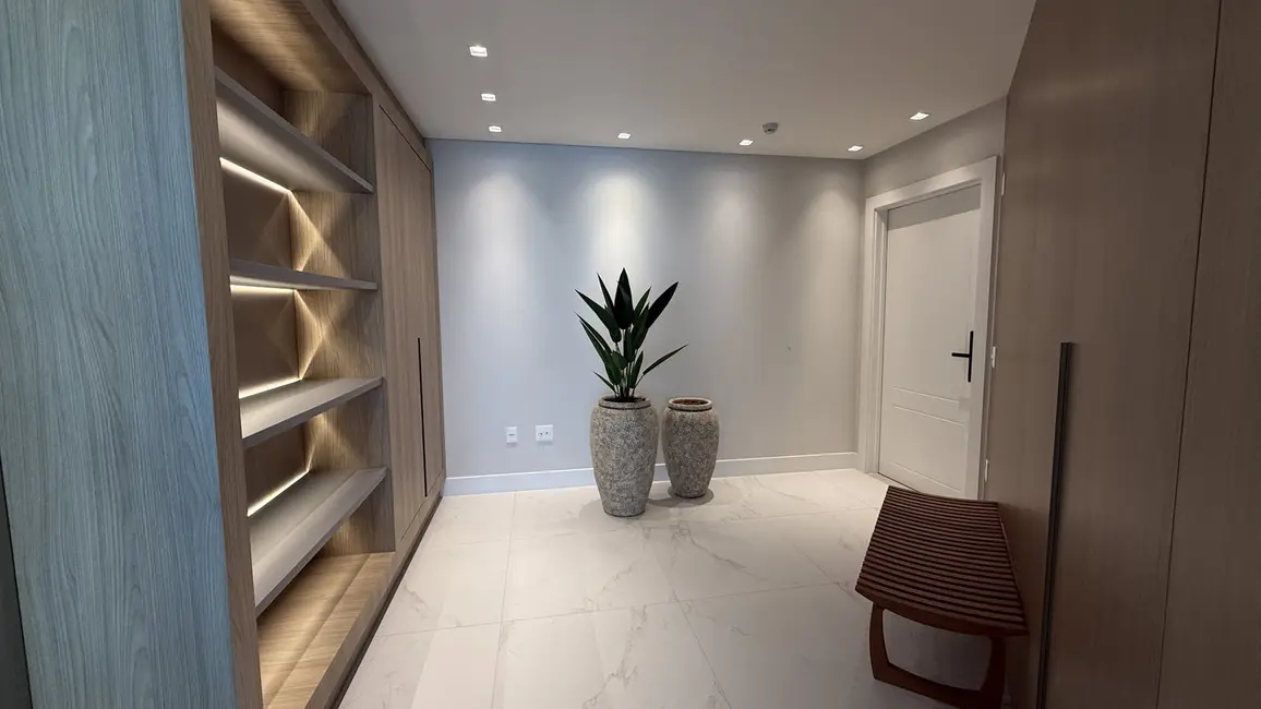 Foto 2 de Apartamento com 3 quartos à venda, 157m2 em Meia Praia, Itapema - SC