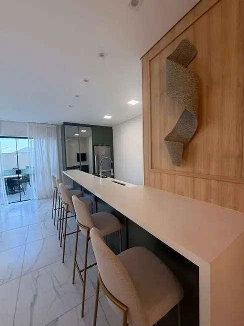 Foto 9 de Apartamento com 2 quartos à venda, 69m2 em Itapema - SC