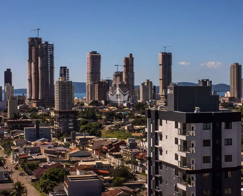 Foto 6 de Apartamento com 2 quartos à venda, 70m2 em Itapema - SC