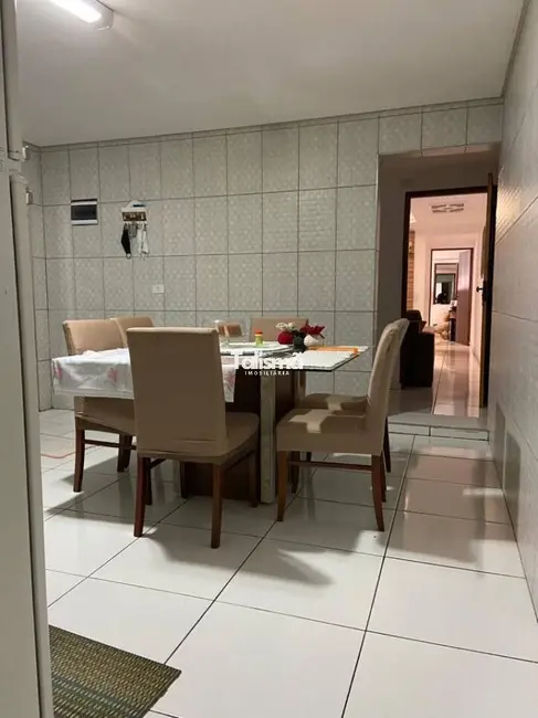 Casa com 3 quartos à venda, 165m2 em Jardim Saporito, Taboao Da Serra - SP - imagem 4 Foto 4 de Casa com 3 quartos à venda, 165m2 em Jardim Saporito, Taboao Da Serra - SP