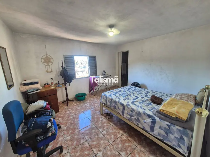 Foto 4 de Casa com 2 quartos à venda, 400m2 em Parque Pinheiros, Taboao Da Serra - SP
