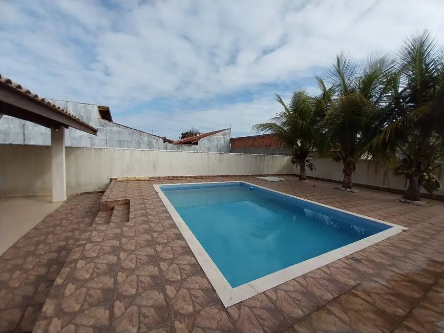 Foto 1 de Casa com 3 quartos à venda, 125m2 em Peruibe - SP