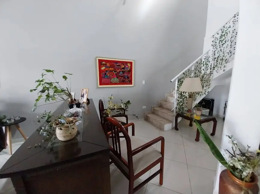 Foto 4 de Casa com 4 quartos à venda, 207m2 em Peruibe - SP