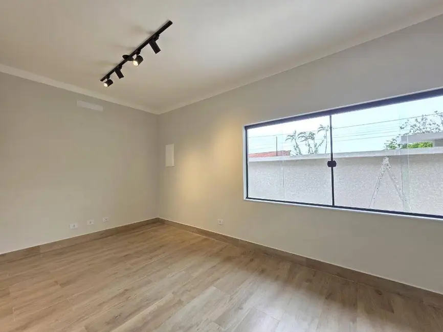 Foto 8 de Casa com 3 quartos à venda, 288m2 em Peruibe - SP