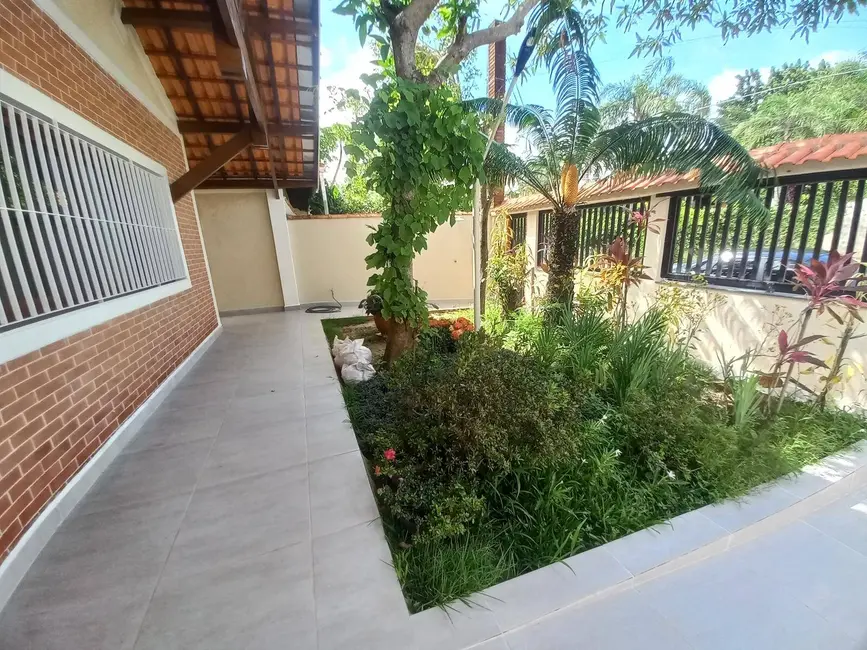 Foto 2 de Casa com 3 quartos à venda, 250m2 em Peruibe - SP