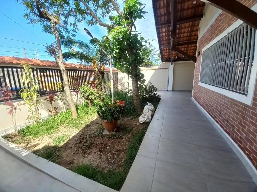 Foto 1 de Casa com 3 quartos à venda, 250m2 em Peruibe - SP