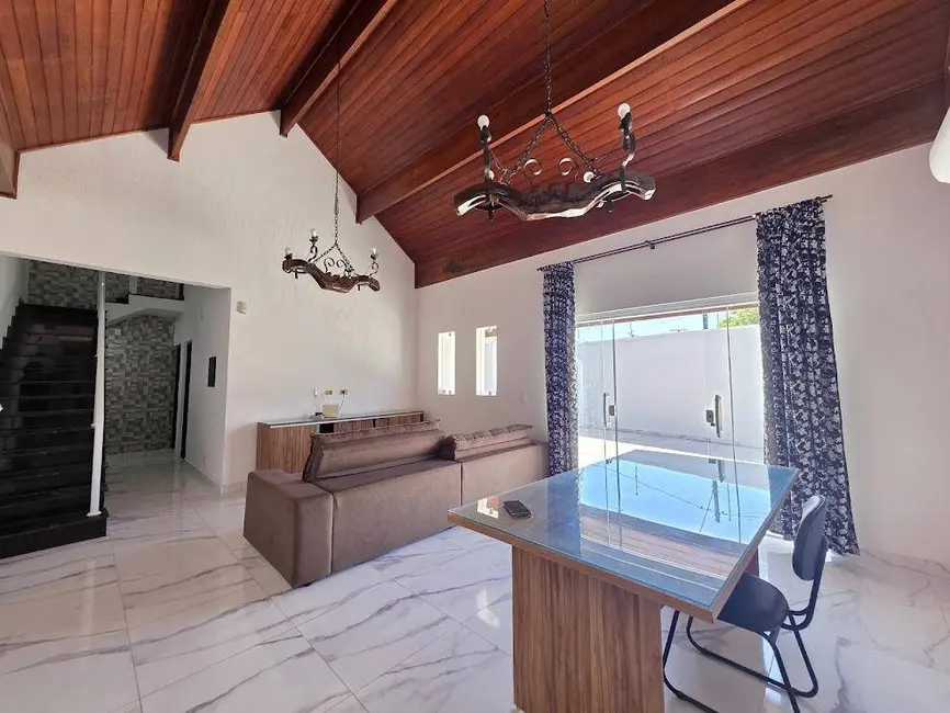 Casa com 3 quartos à venda, 290m2 em Peruibe - SP - imagem 8 Foto 8 de Casa com 3 quartos à venda, 290m2 em Peruibe - SP