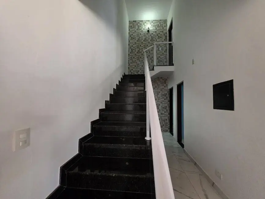 Casa com 3 quartos à venda, 290m2 em Peruibe - SP - imagem 4 Foto 4 de Casa com 3 quartos à venda, 290m2 em Peruibe - SP