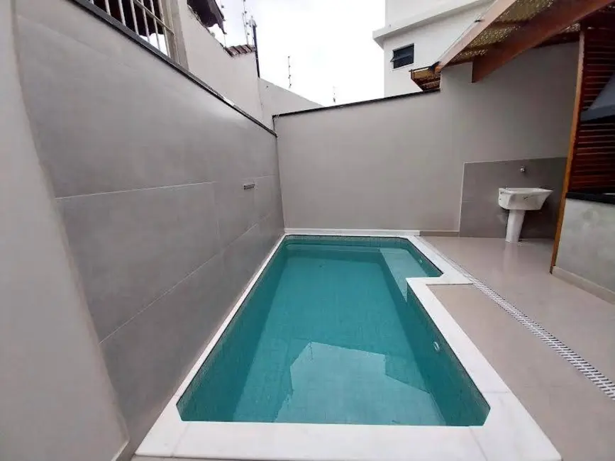 Foto 1 de Casa com 3 quartos à venda, 125m2 em Peruibe - SP