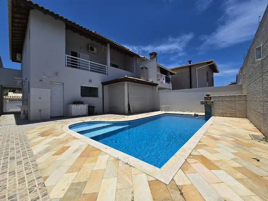 Foto 2 de Casa com 3 quartos à venda, 250m2 em Peruibe - SP